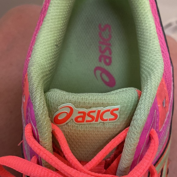 Neon ASICS women’s running shoes size 6 - Picture 4 of 5